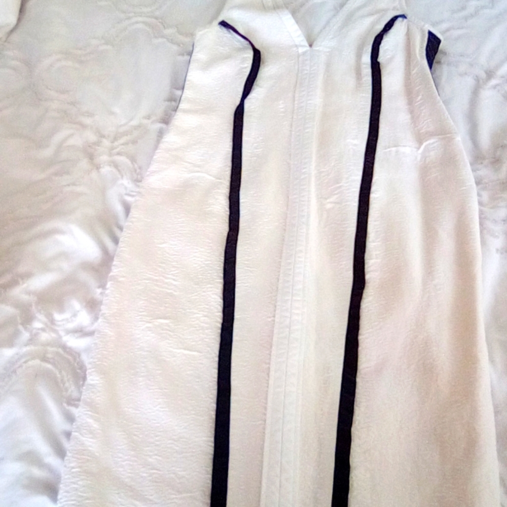 DRESS - Picture 2 of 4